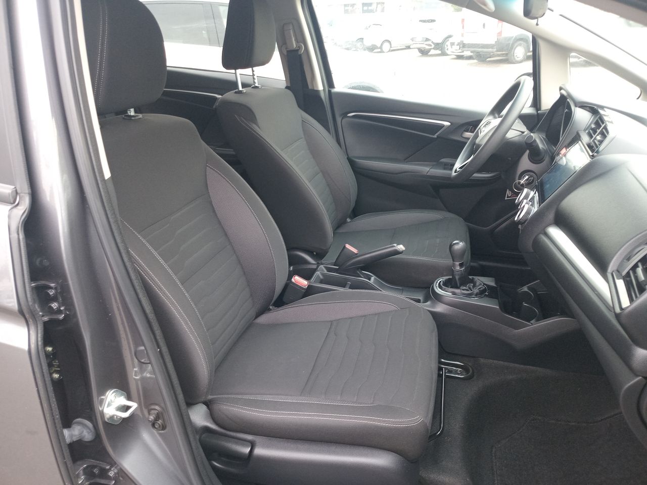 Honda WR-V — foto 25 de 27