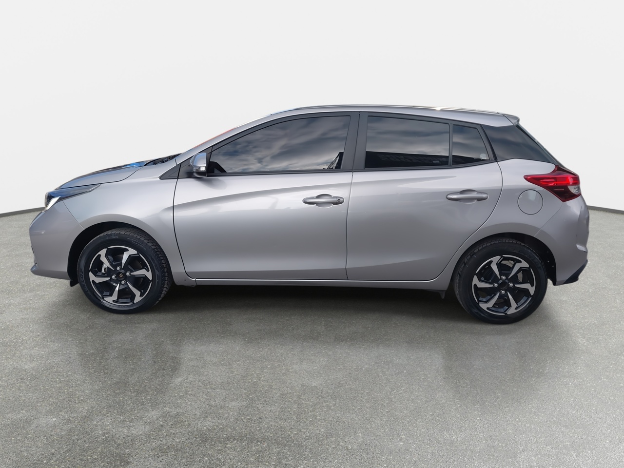 TOYOTA - 4
