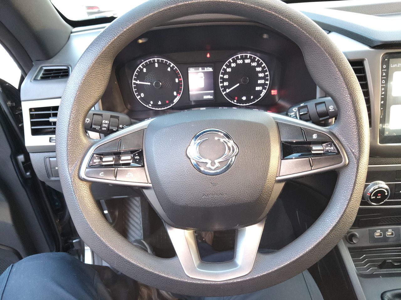SSANGYONG - 26