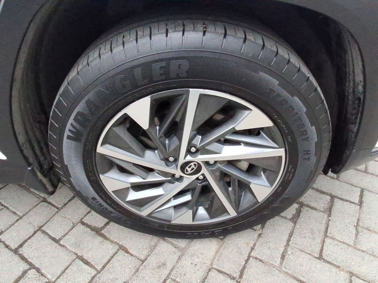 HYUNDAI - 17