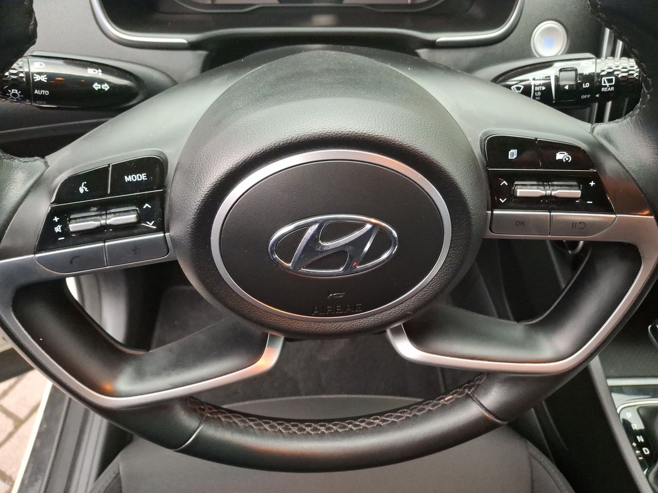 HYUNDAI - 25