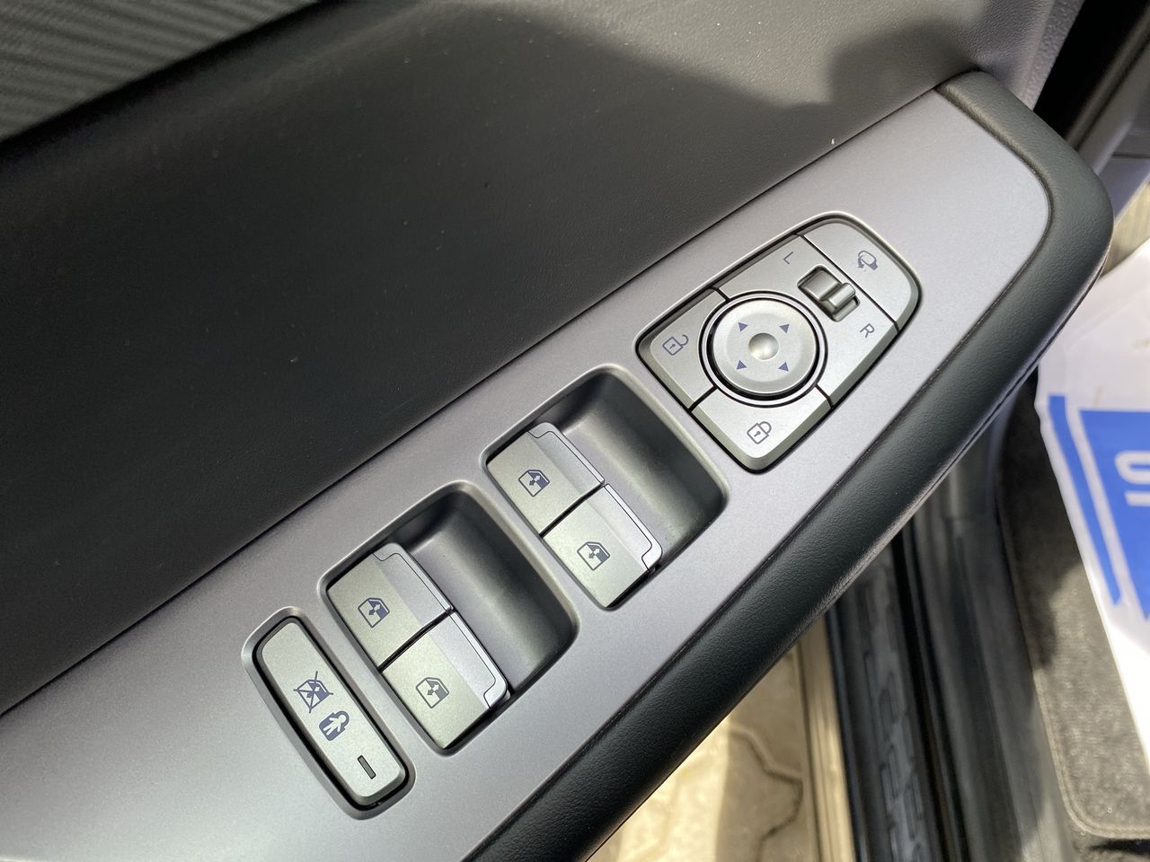HYUNDAI - 20