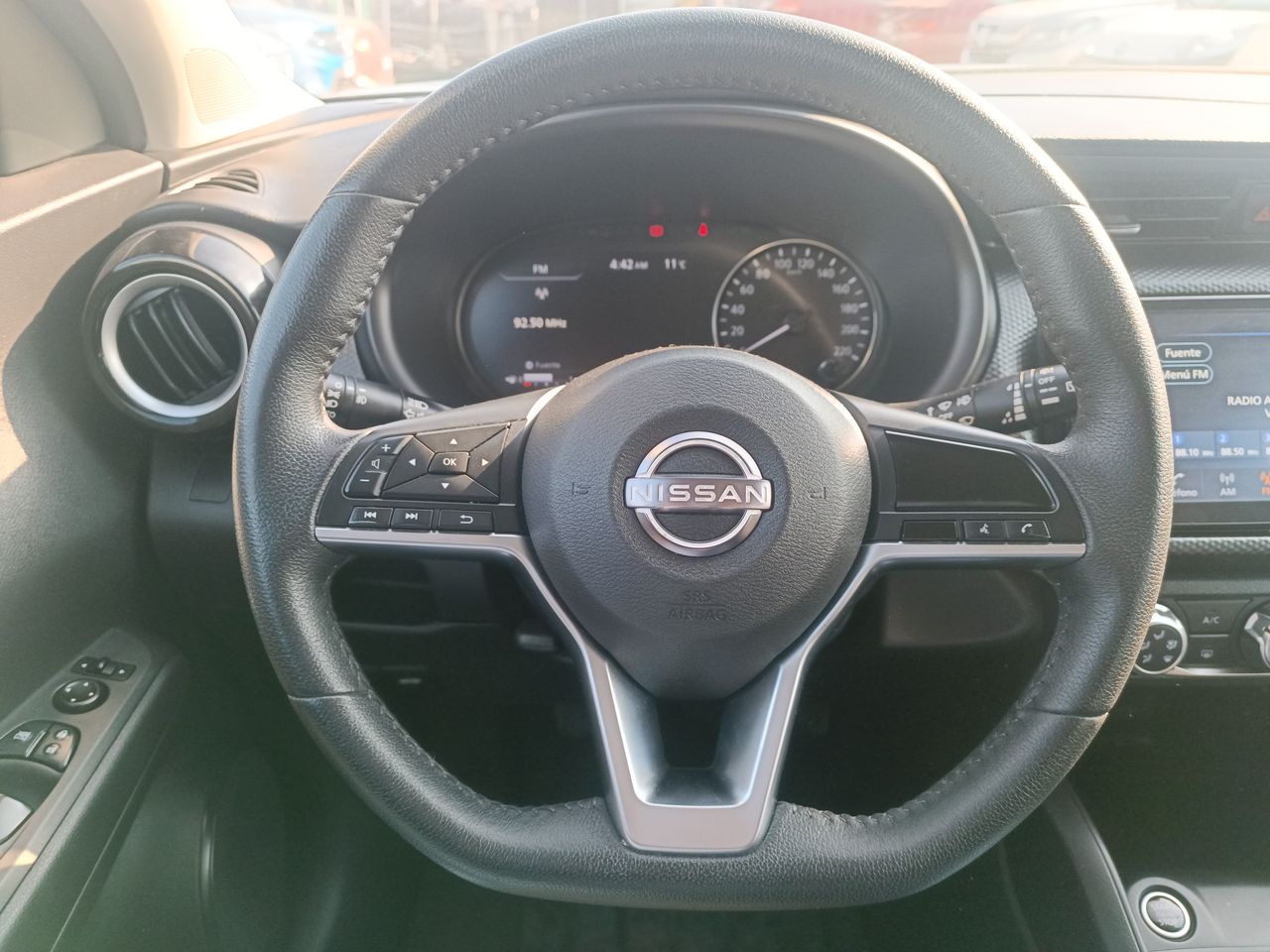 NISSAN - 26