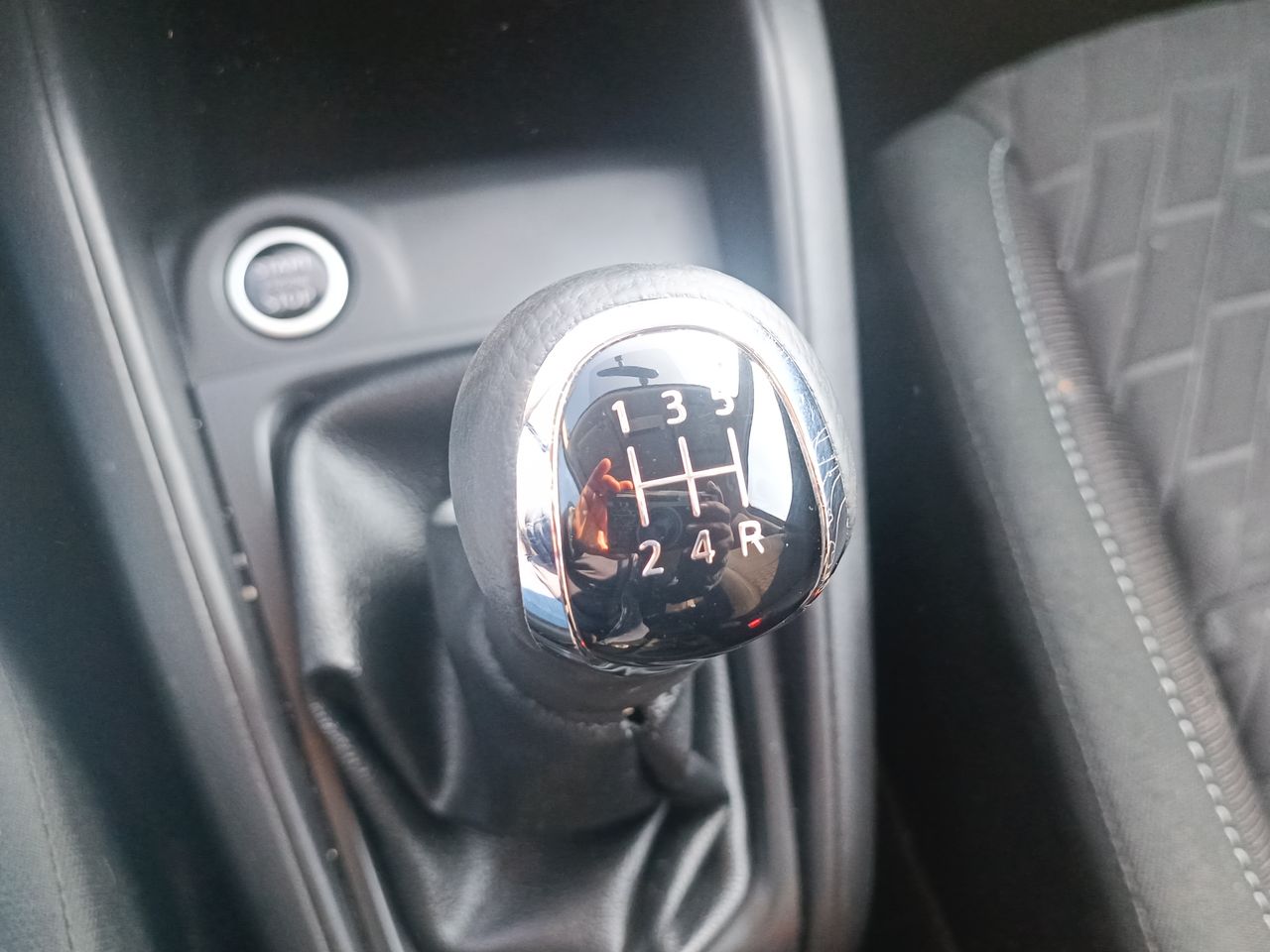 NISSAN - 32