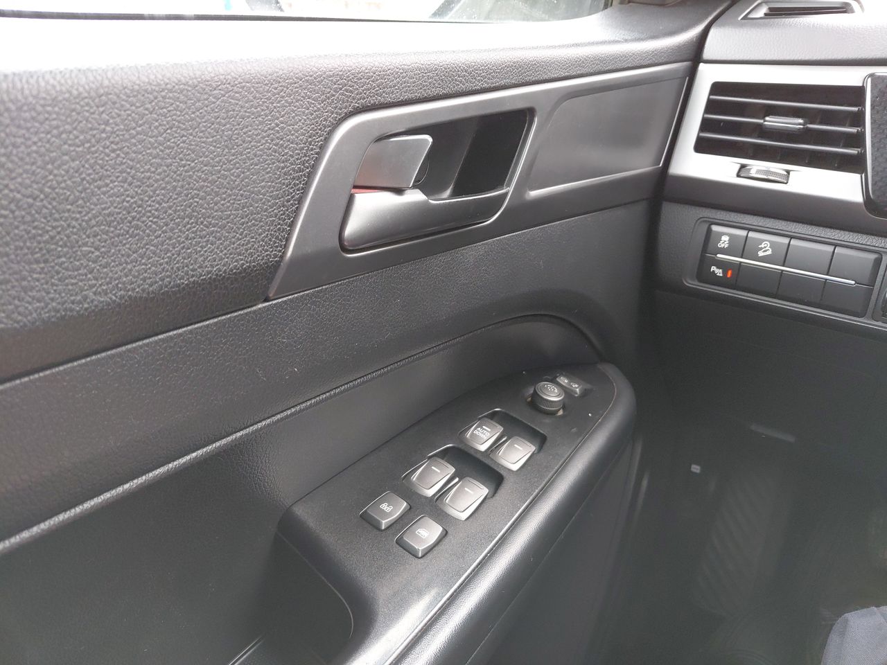 SsangYong Musso — foto 14 de 24