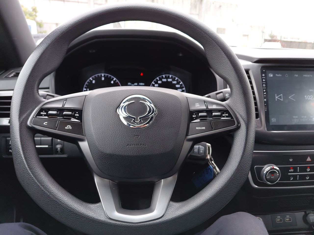 SsangYong Musso — foto 16 de 24