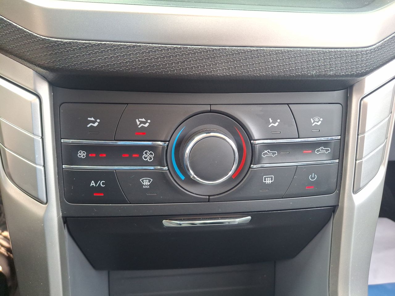 MAXUS - 28