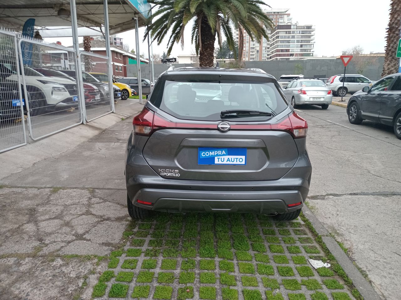 NISSAN - 6