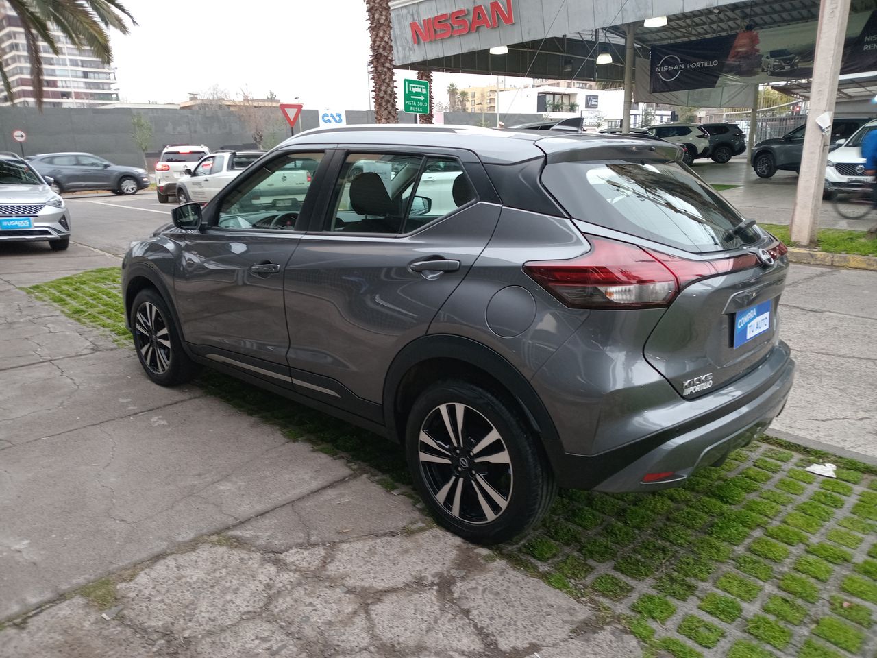 NISSAN - 4