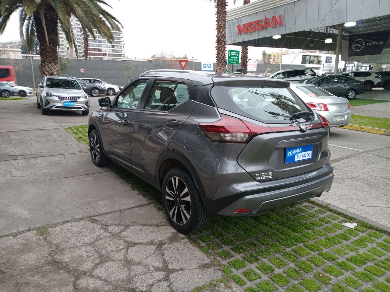 NISSAN - 5