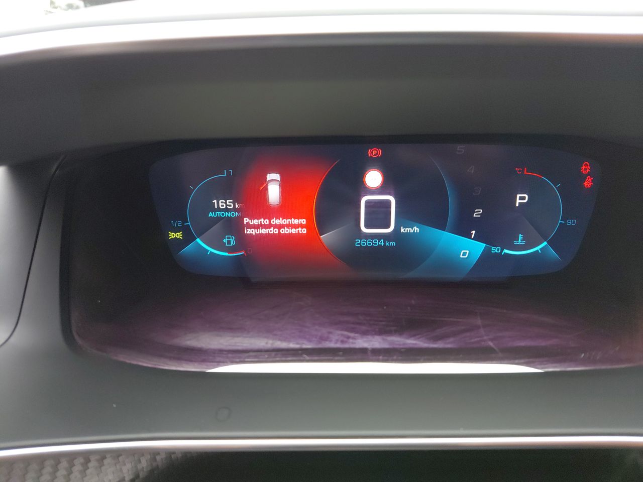 Peugeot 208 — foto 26 de 34