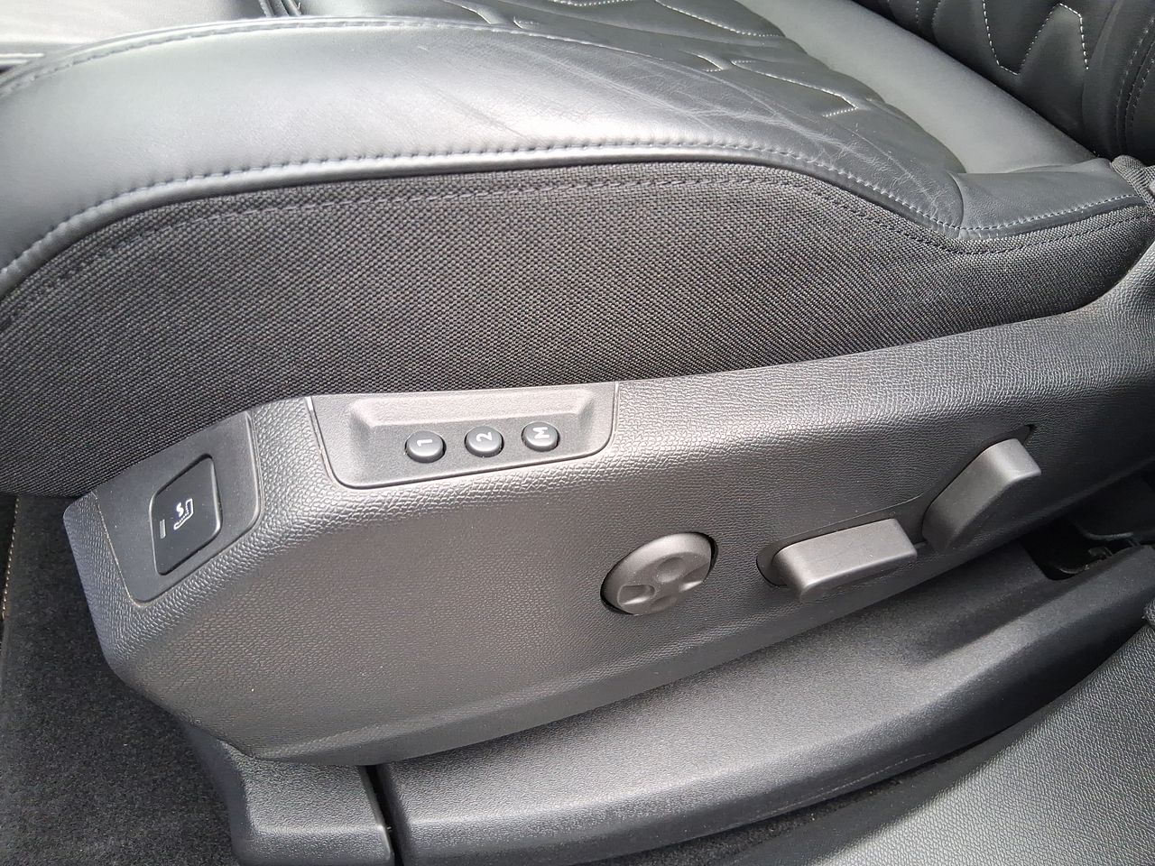 PEUGEOT - 24