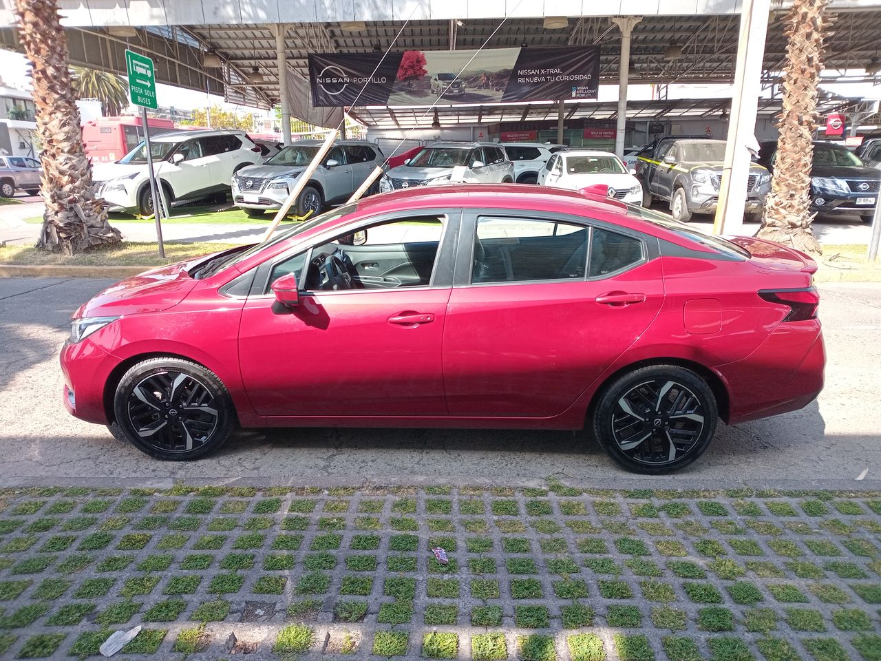 NISSAN - 4