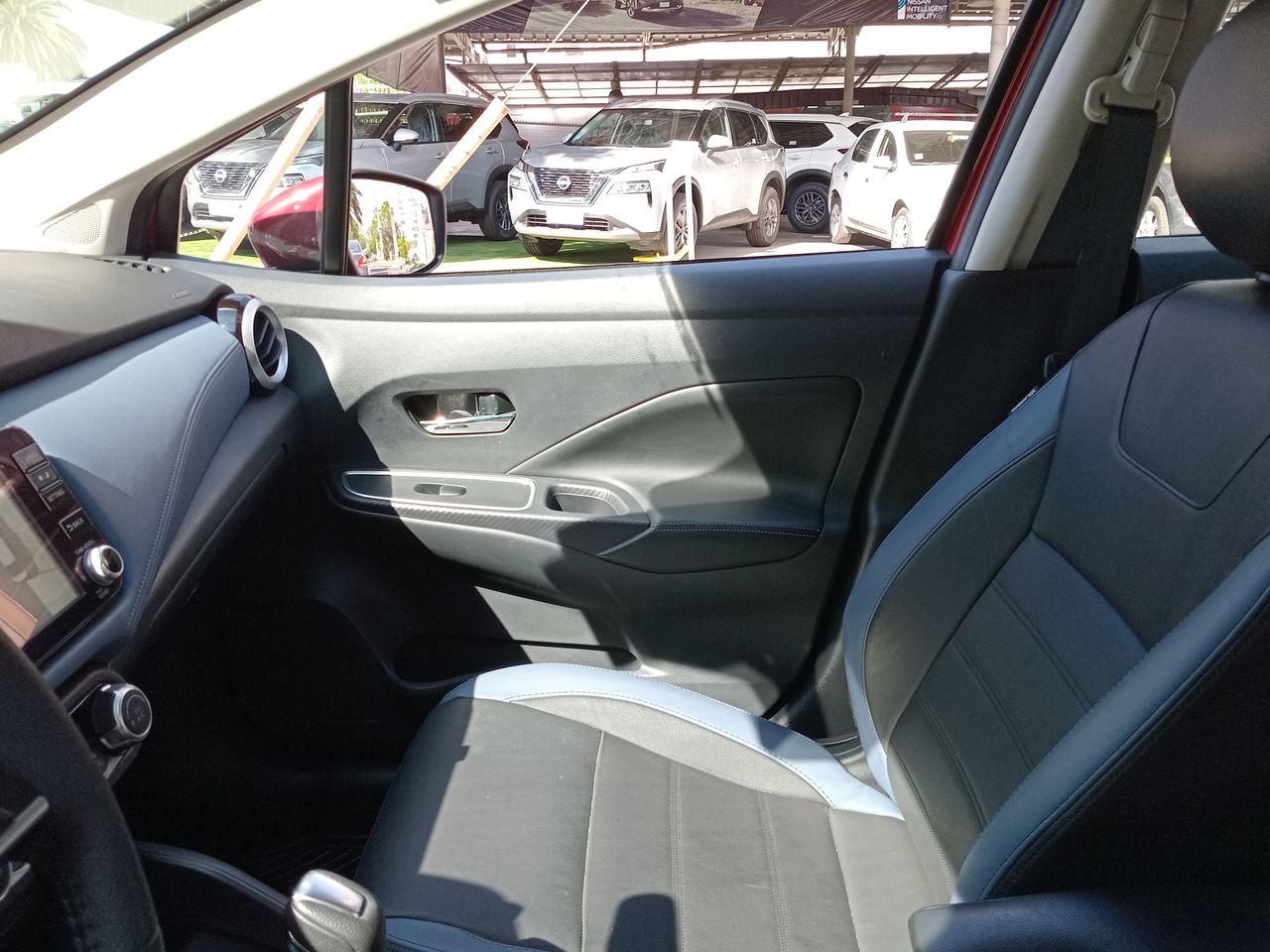 NISSAN - 10