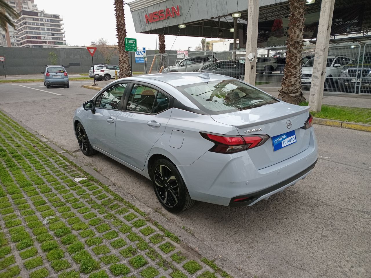 NISSAN - 5