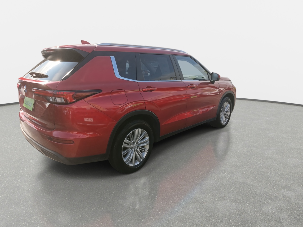 Mitsubishi Outlander — foto 8 de 37