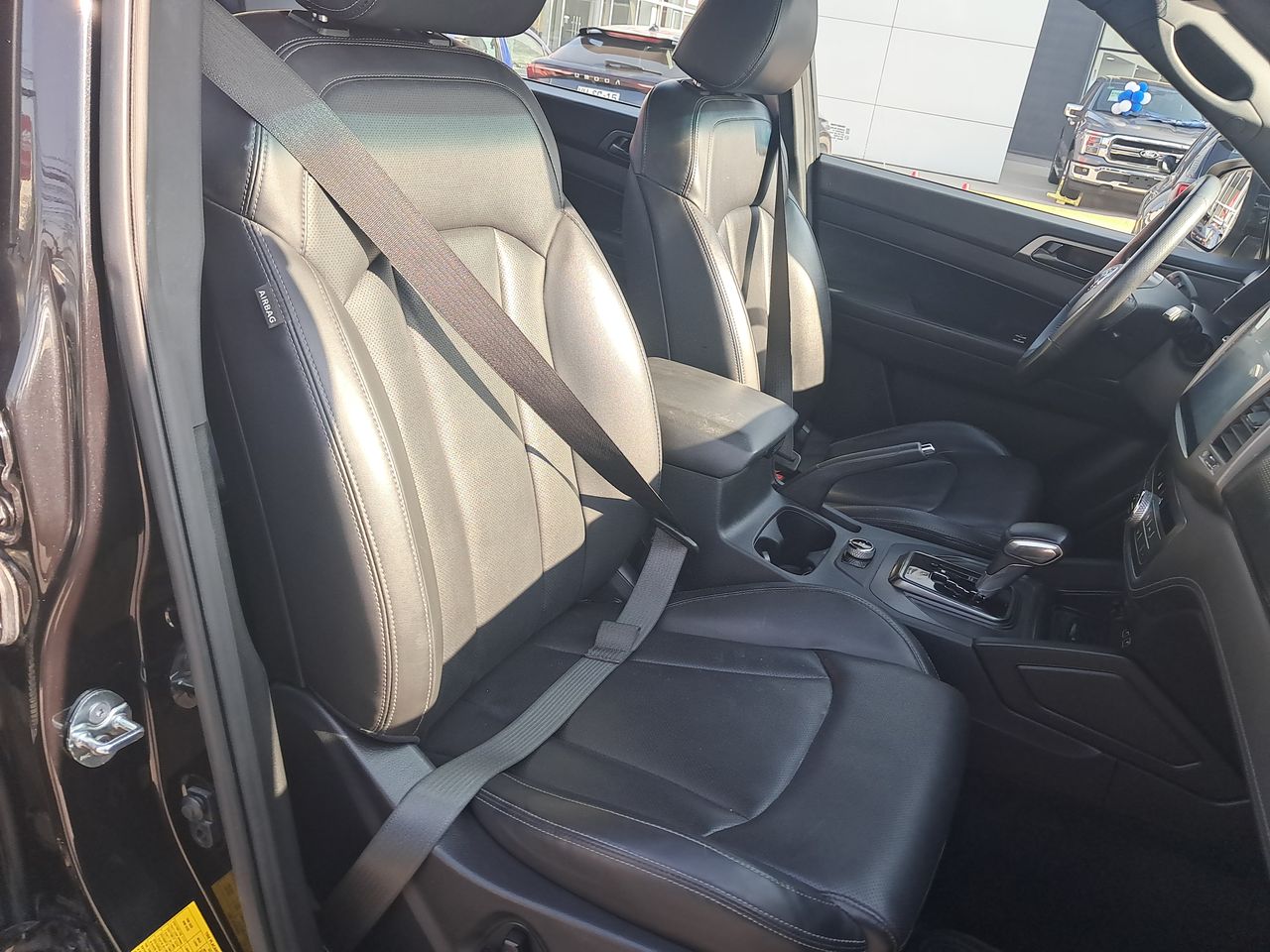 SSANGYONG - 24
