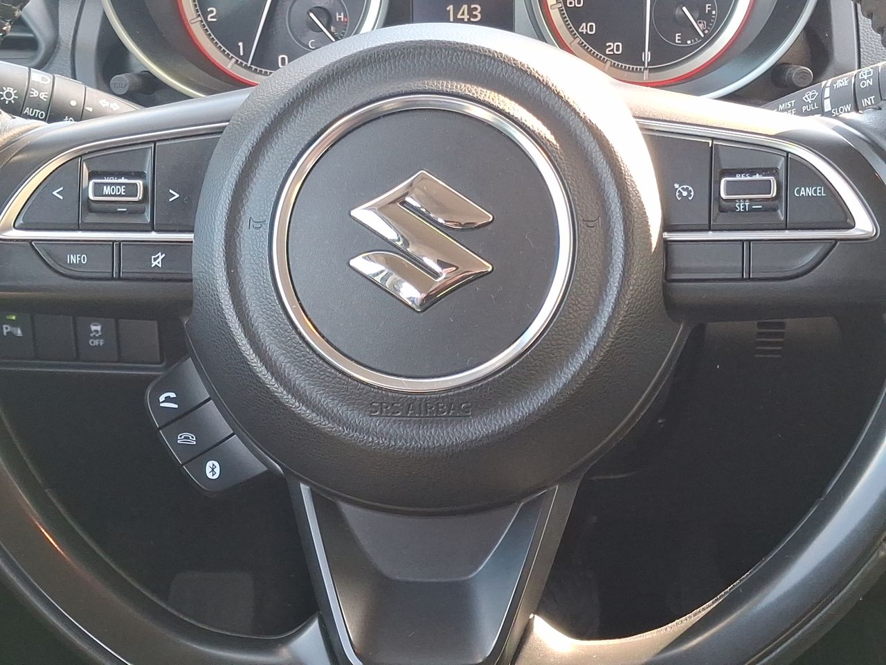 SUZUKI - 25