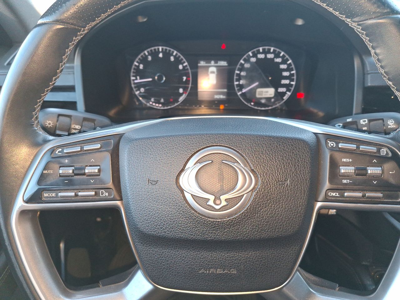 SSANGYONG - 18