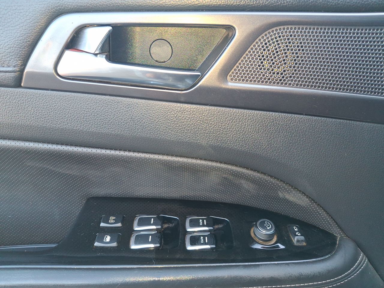 SSANGYONG - 14