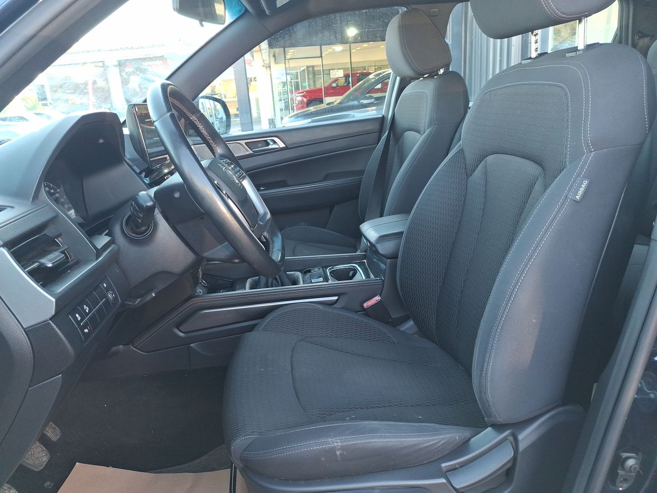 SSANGYONG - 16