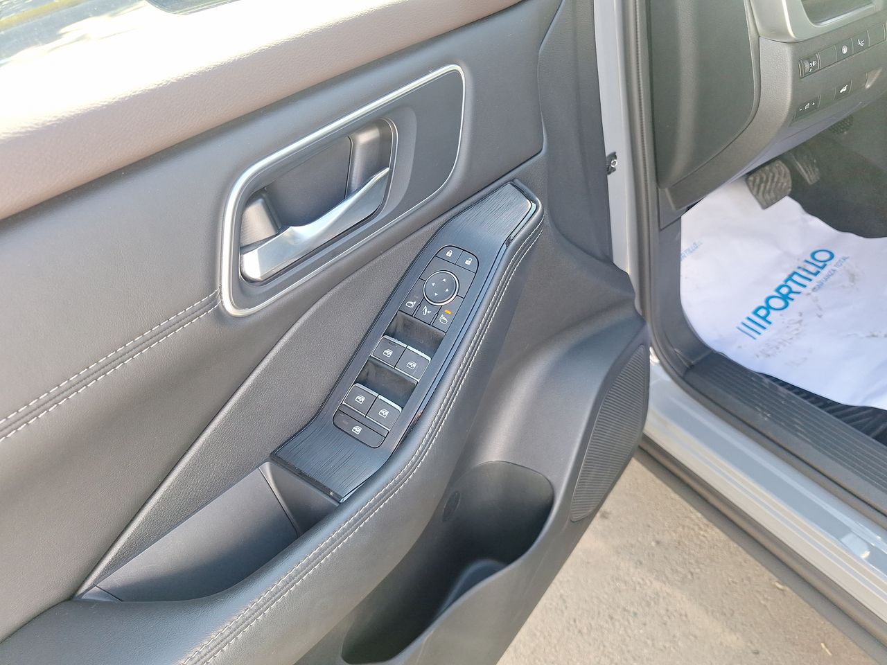 NISSAN - 23