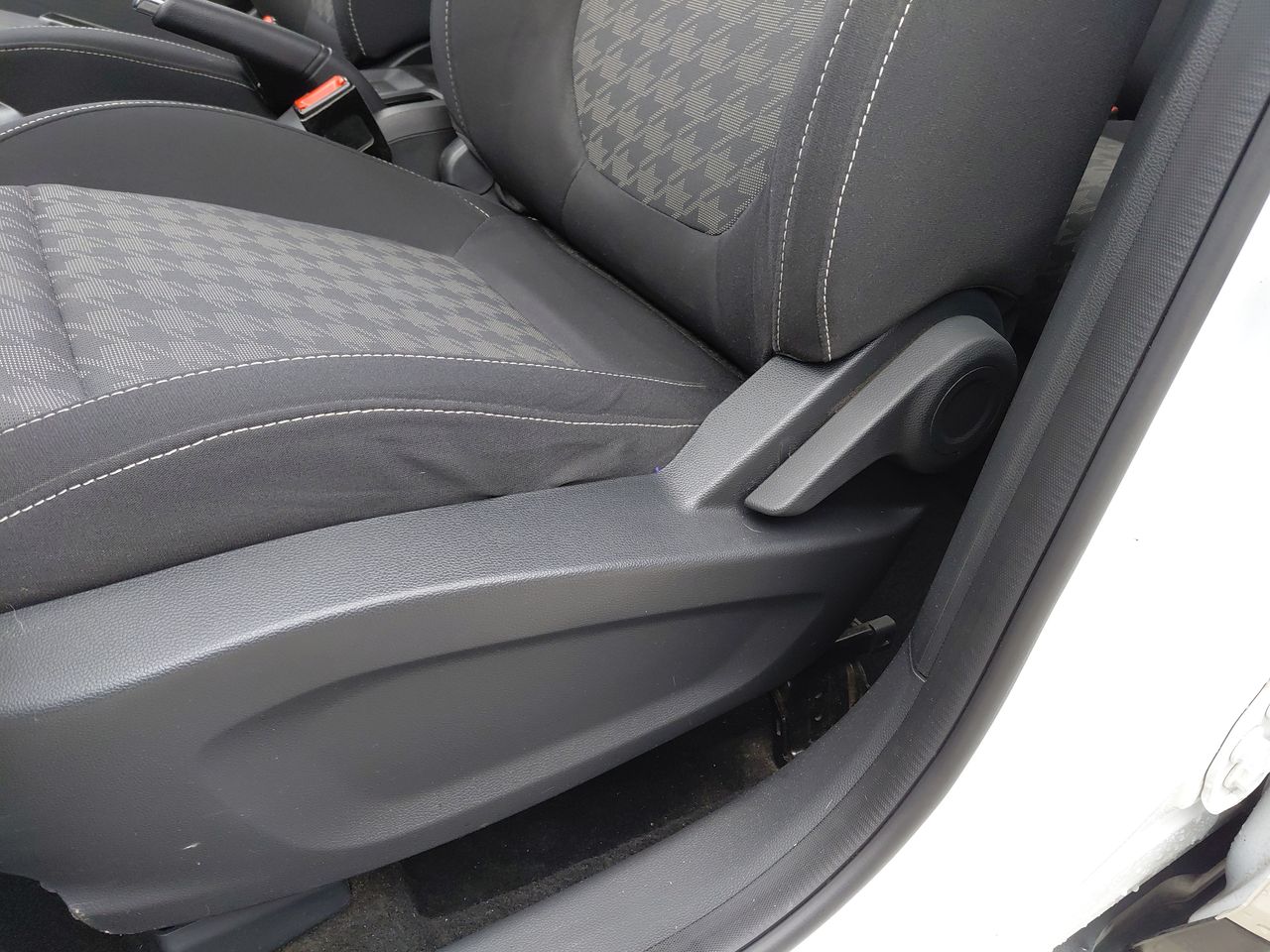 MG Zs — foto 17 de 28
