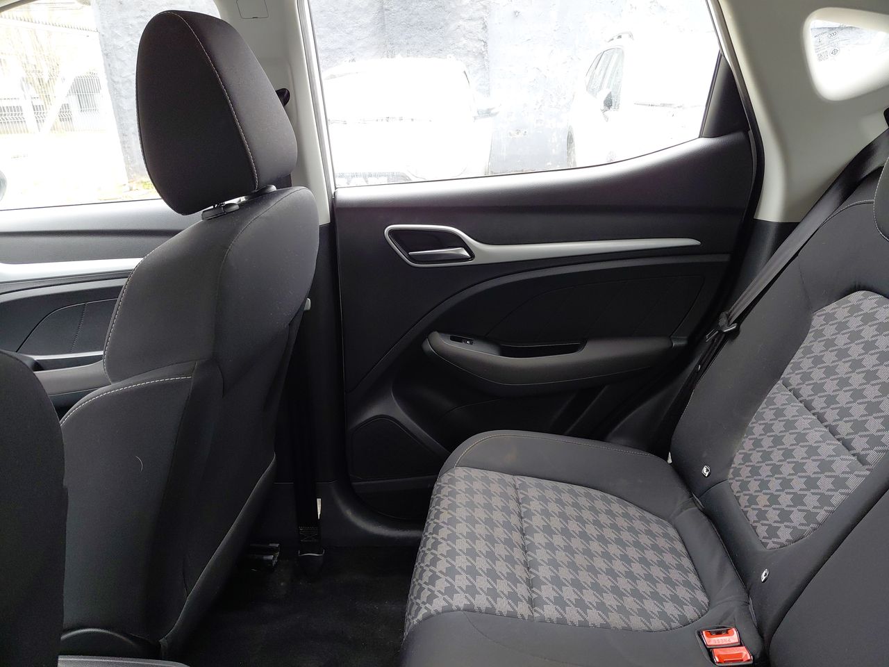 MG Zs — foto 4 de 28