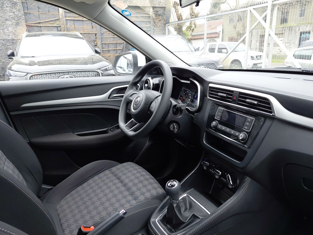MG Zs — foto 9 de 28