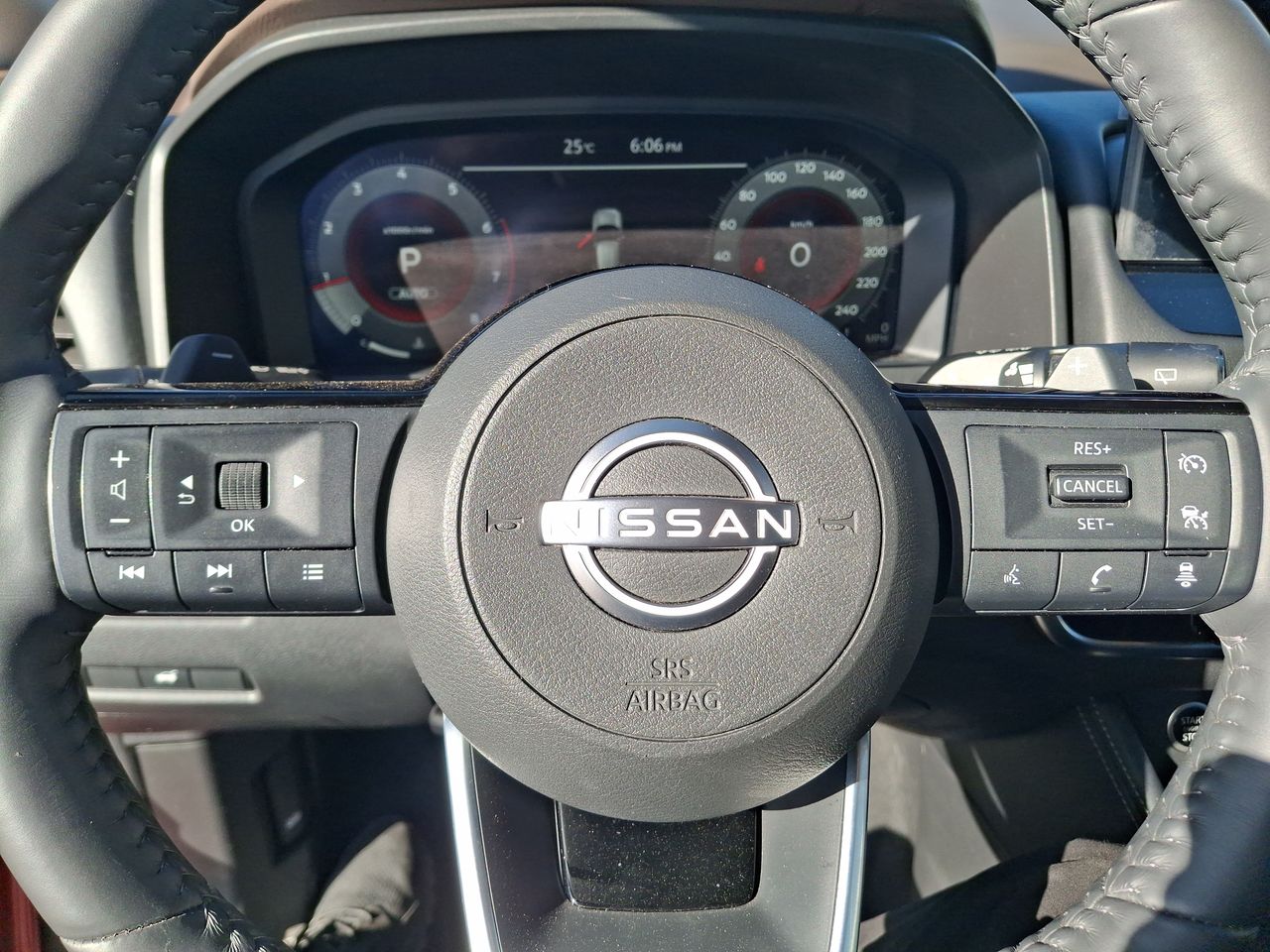 NISSAN - 24
