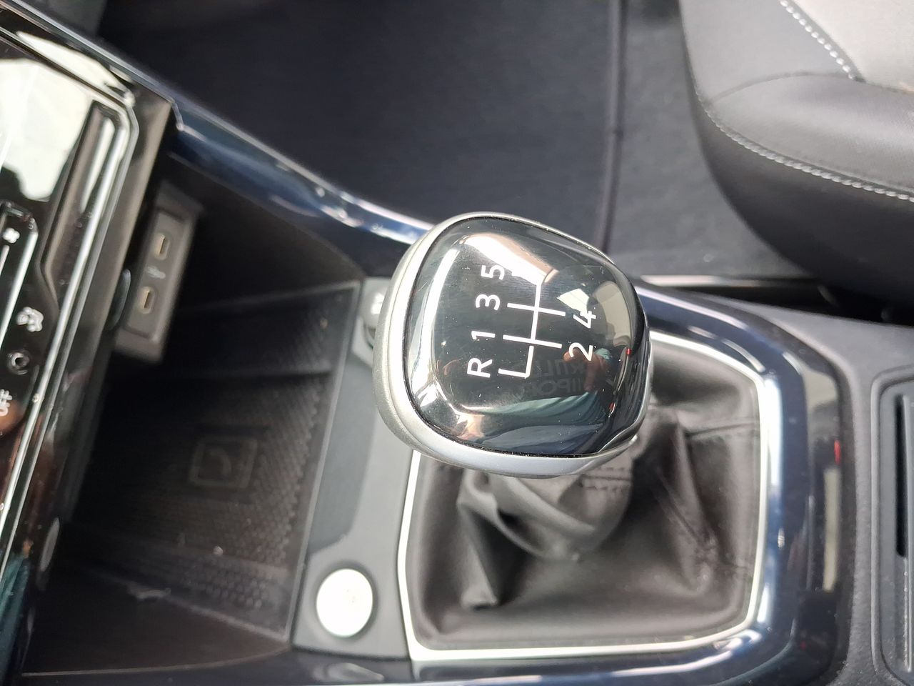 VOLKSWAGEN - 21