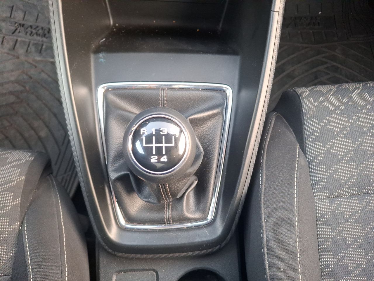 MG Zs — foto 20 de 21