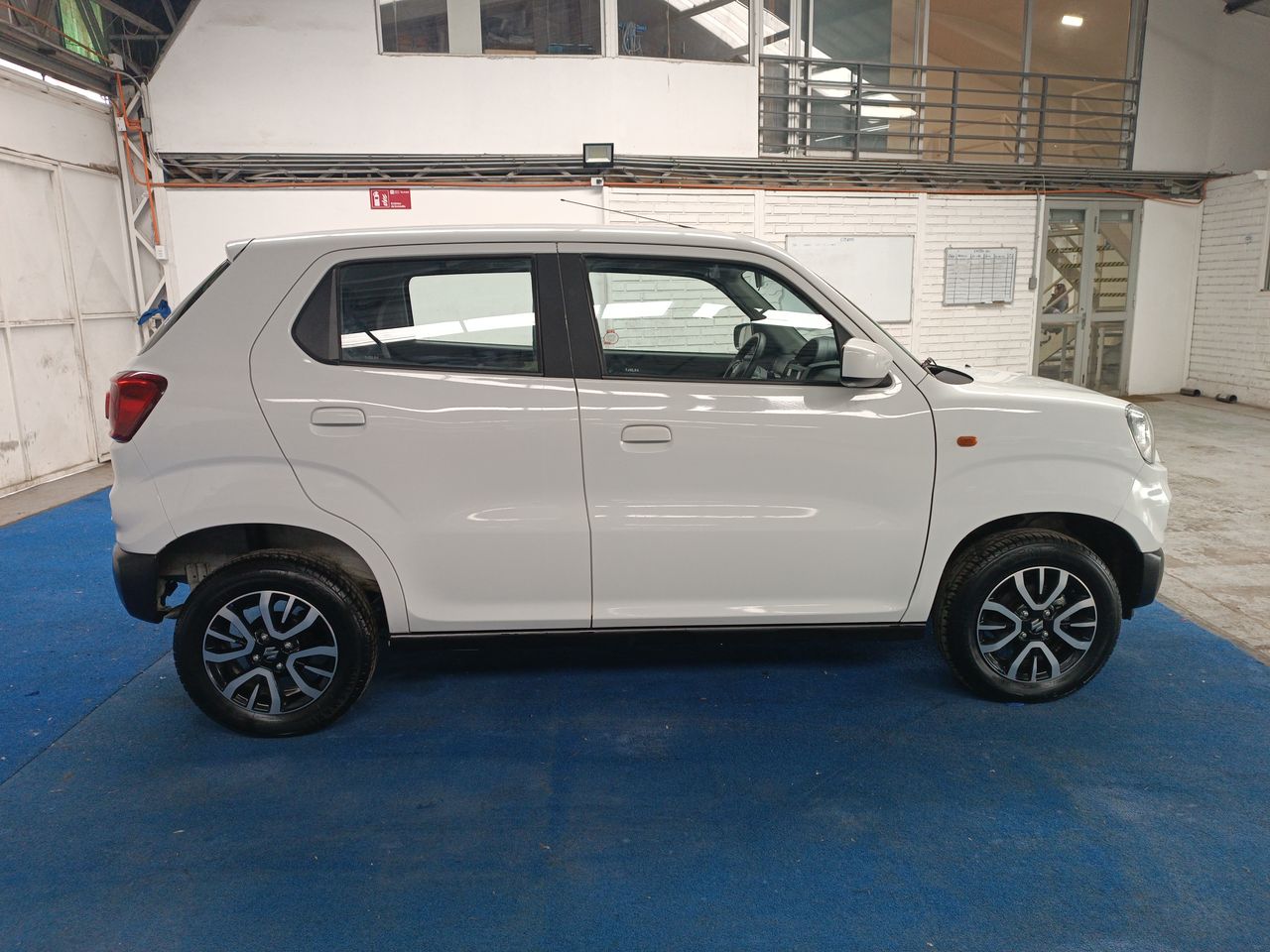 SUZUKI - 8