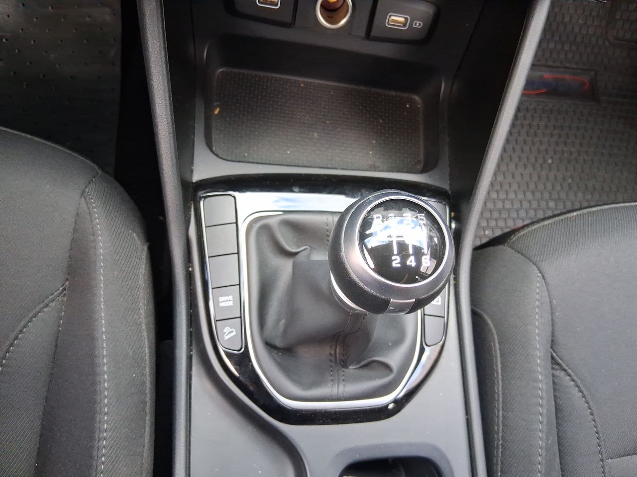 HYUNDAI - 27