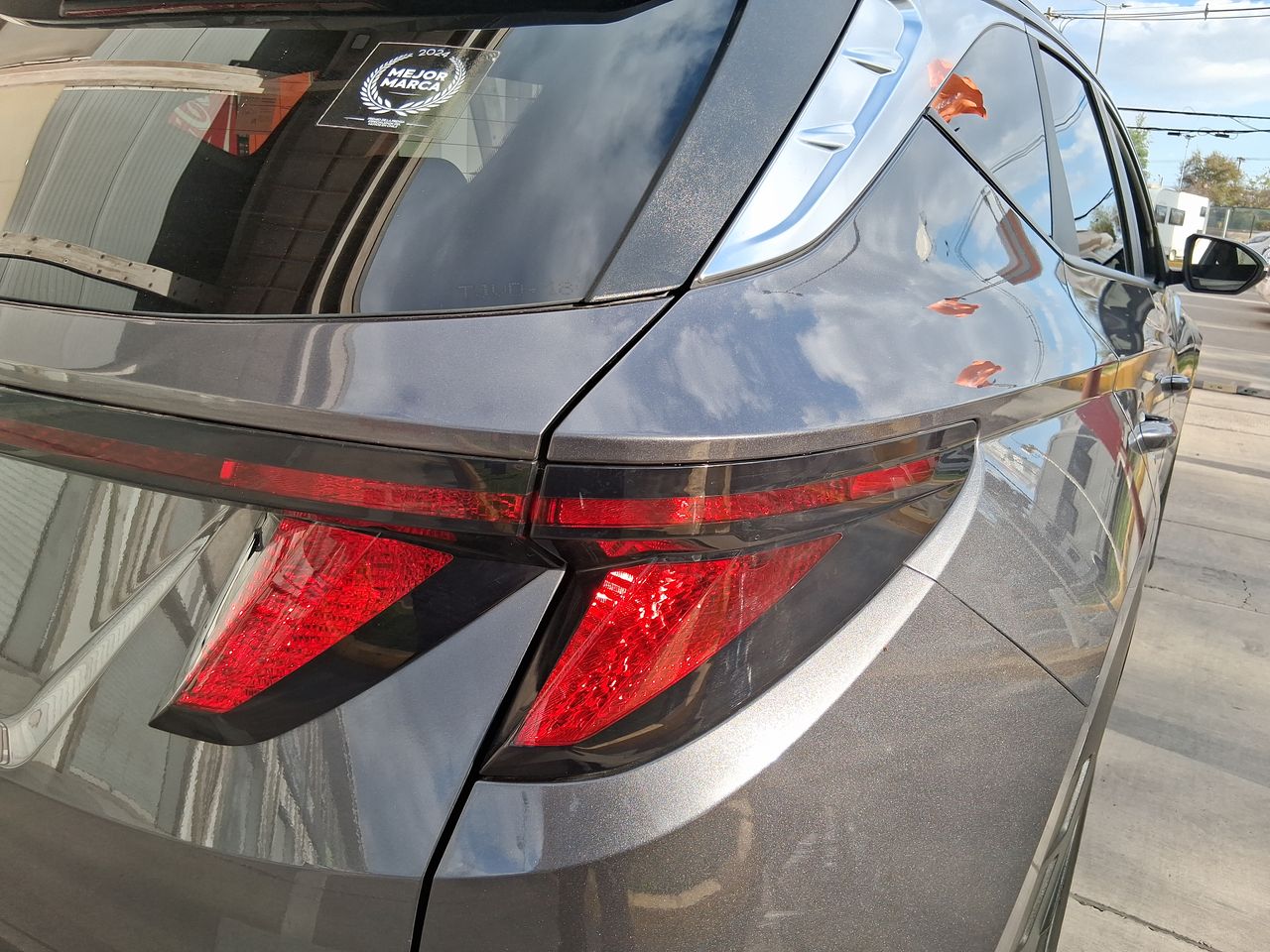 HYUNDAI - 16