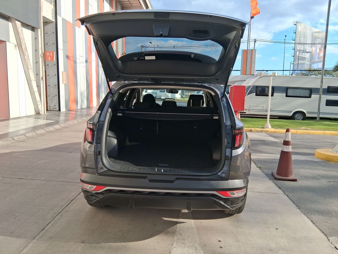 HYUNDAI - 17