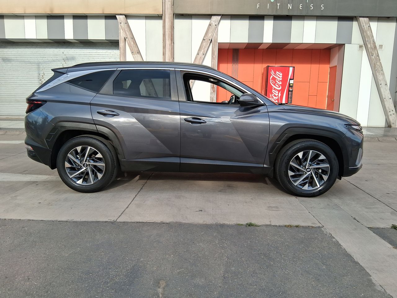 HYUNDAI - 6