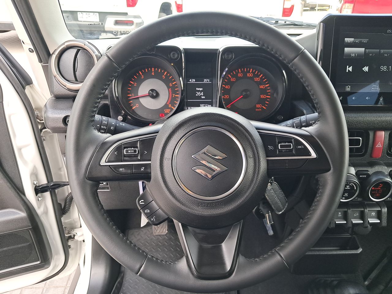 SUZUKI - 23