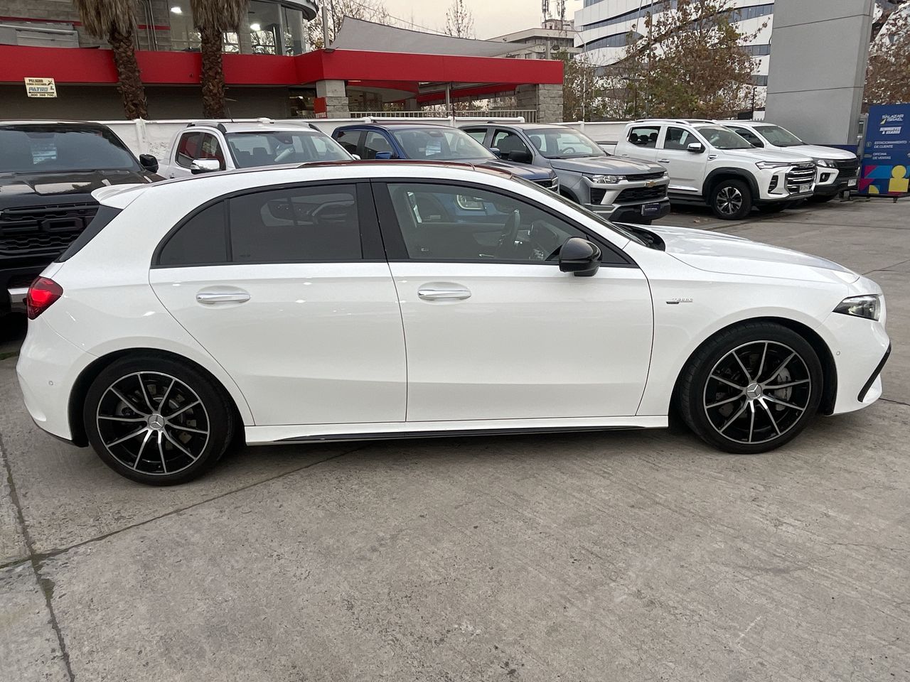 MERCEDES BENZ - 8