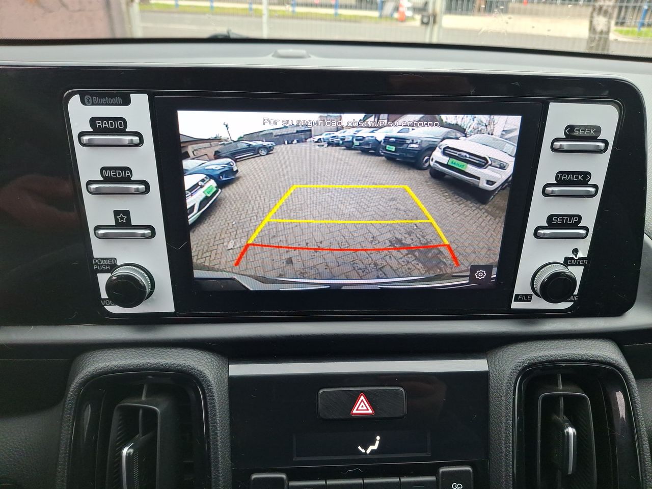 KIA Sonet — foto 30 de 36