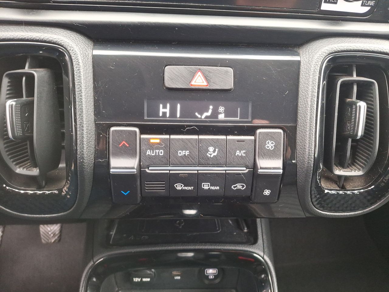 KIA Sonet — foto 31 de 36