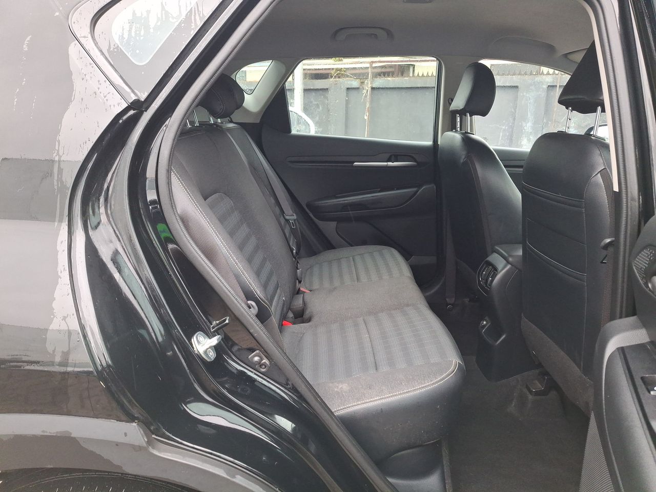KIA Sonet — foto 35 de 36