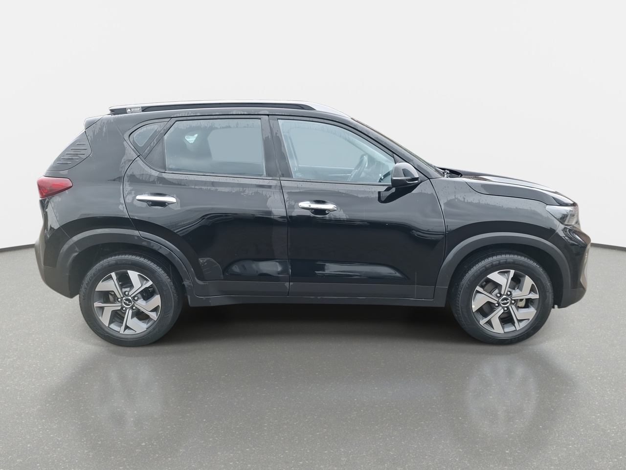KIA Sonet — foto 9 de 36