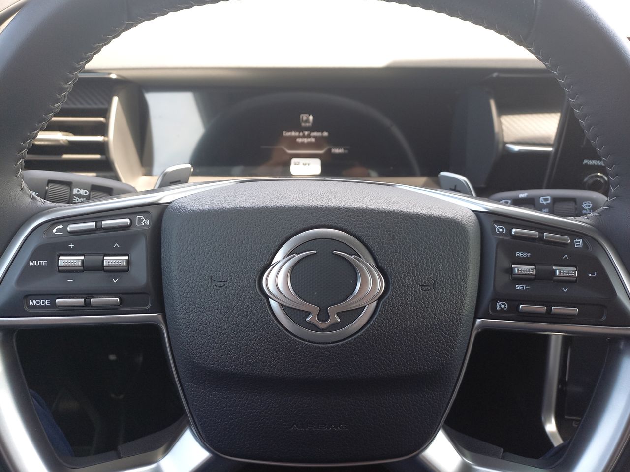 SSANGYONG - 23