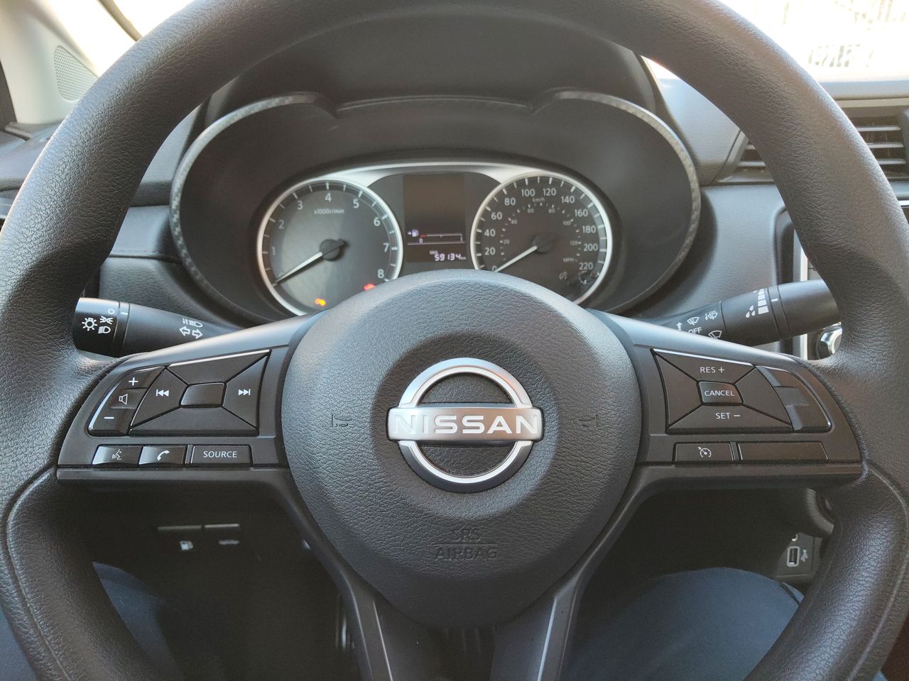 NISSAN - 27