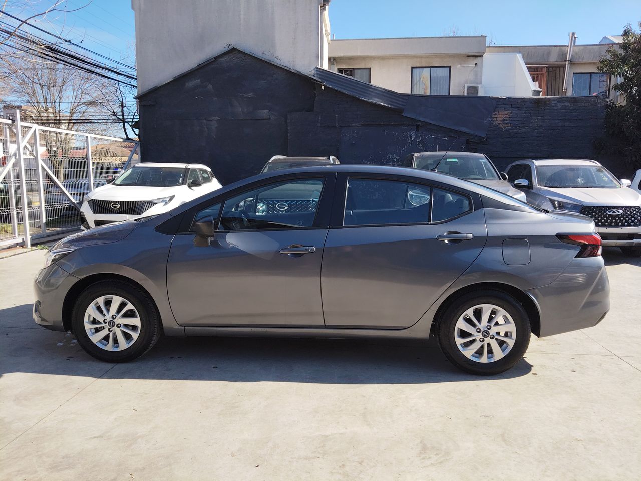 NISSAN - 4
