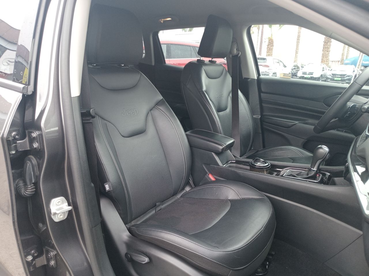 Jeep Compass — foto 33 de 35