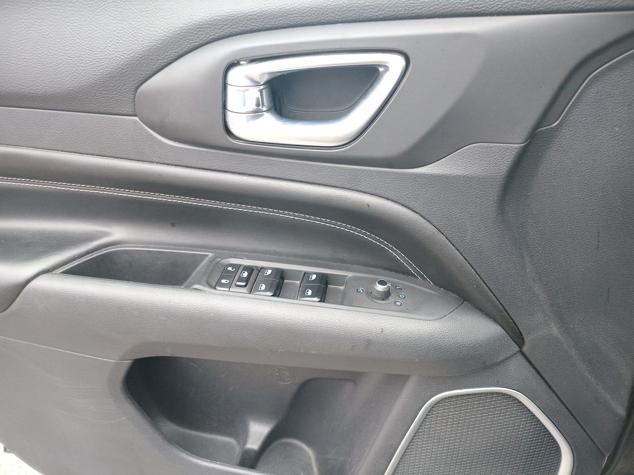Jeep Compass — foto 22 de 35
