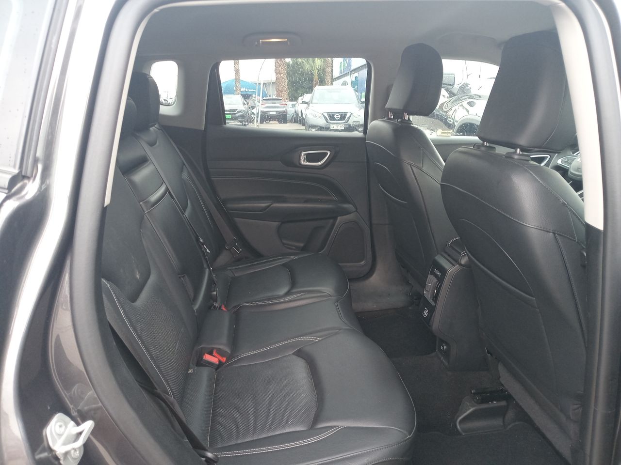 Jeep Compass — foto 14 de 35