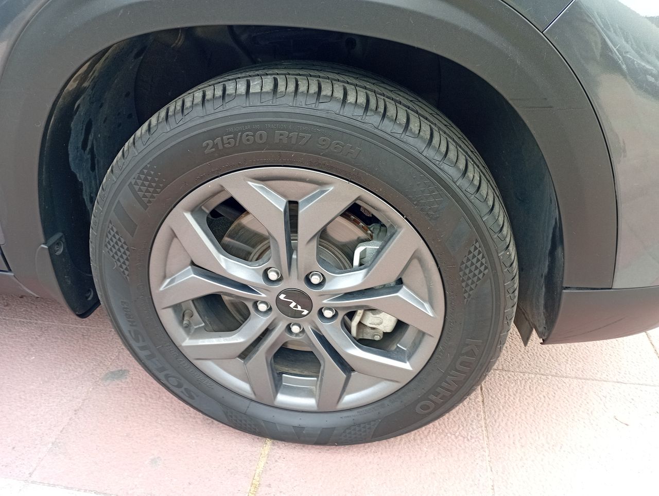 KIA Seltos — foto 18 de 37